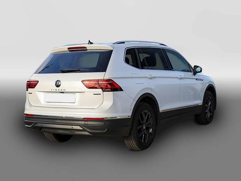 Gebraucht VW Tiguan Allspace 200 PS (147 kW) 2024 Weiß SUV