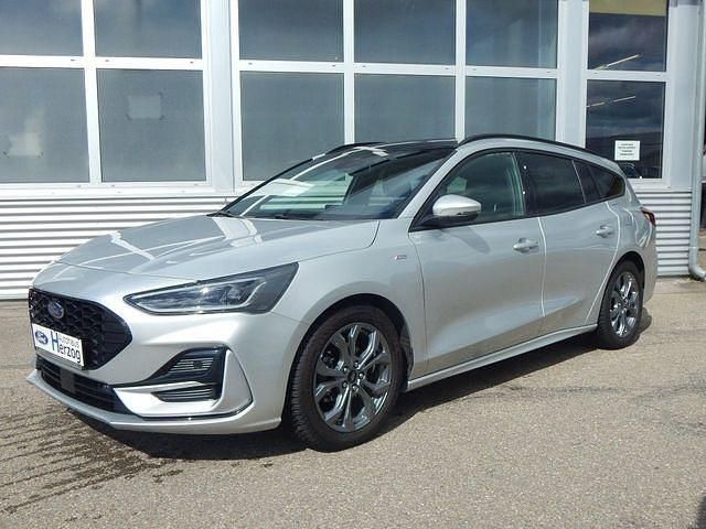 Moondust silver (metallic) Gebraucht 2023 Ford Focus ST-Line Kombi | 24.490 € (Fairer Preis) - Bild 1/4