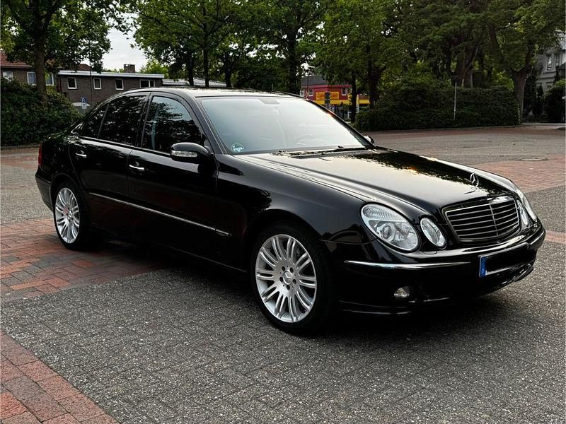 Gebraucht Mercedes E350 Avantgarde 272 PS (200 kW) 2006 Schwarz Limousine