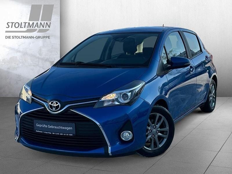 Ultramarinblau metallic Gebraucht 2016 Toyota Yaris Basis Limousine | 9.222 € (Fairer Preis) - Bild 1/4