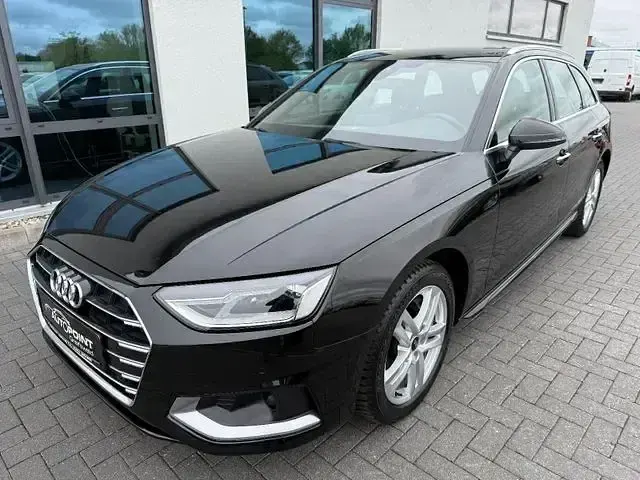Gebraucht Audi A4 Ambiente 204 PS (150 kW) 2022 Schwarz Kombi