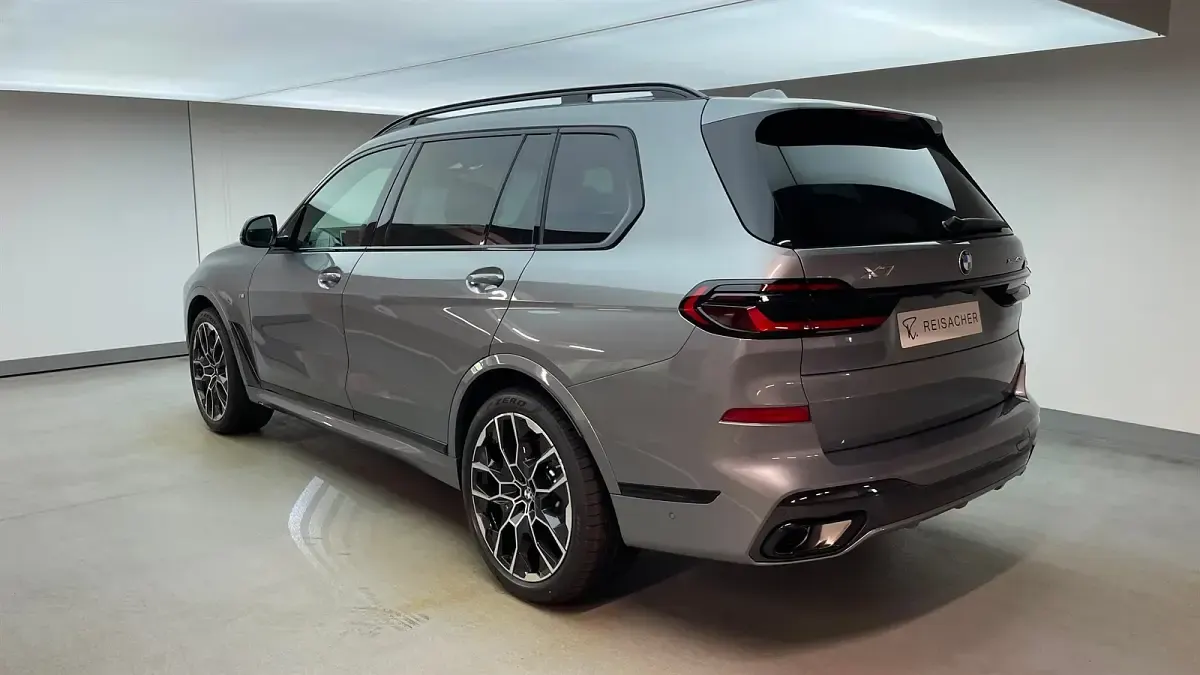 Neu BMW X7 Comfort Edition 352 PS (258 kW) 2026 Skyscraper grau metallic SUV