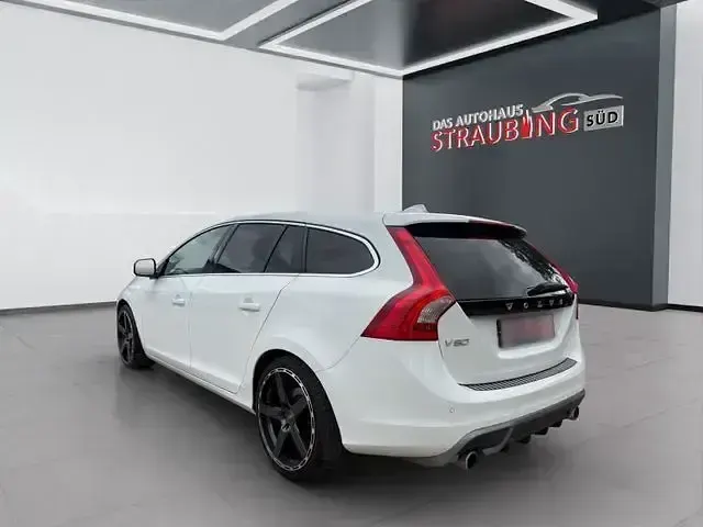 Gebraucht Volvo V60 R-Design 196 PS (144 kW) 2011 Weiß Kombi