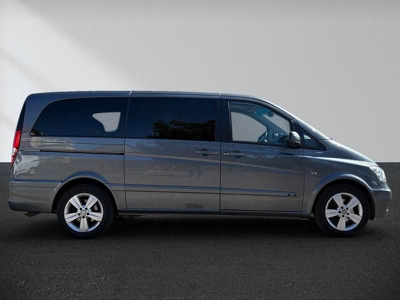 Gebraucht Mercedes Viano 224 PS (164 kW) 2011 Grau Van / Kleinbus