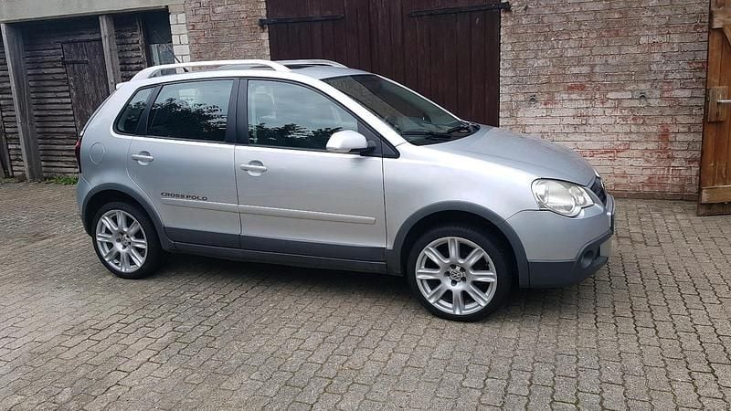 Silber Gebraucht 2007 VW Polo Cross Kleinwagen | 2.500 € (Superpreis) - Bild 1/4