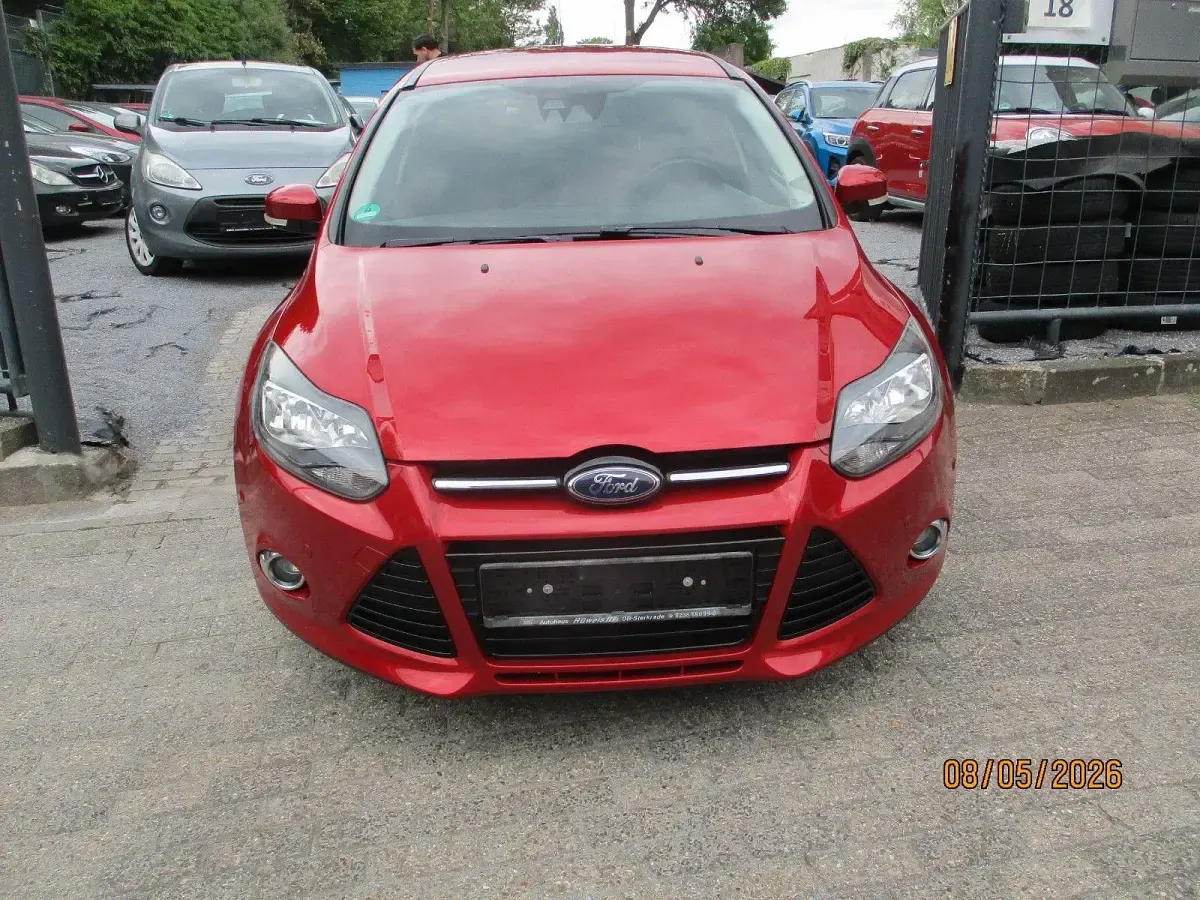 Gebraucht Ford Focus Titanium 150 PS (110 kW) 2012 Rot Kombi