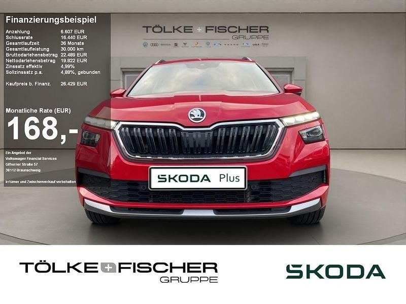 Velvet rot (metallic) Gebraucht 2022 Skoda Kamiq Style SUV | 26.429 € (Teuer) - Bild 1/4