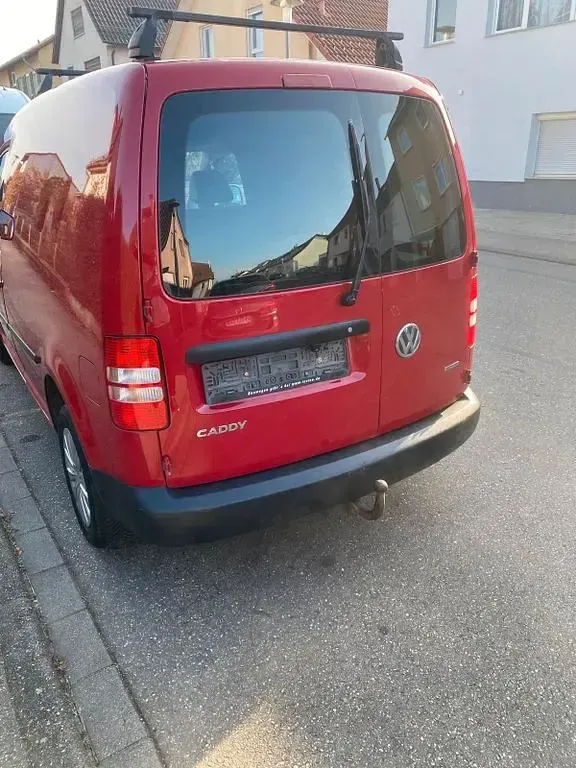 Second-hand VW Caddy 109 CP (80 kW) 2011 Negru Monovolum