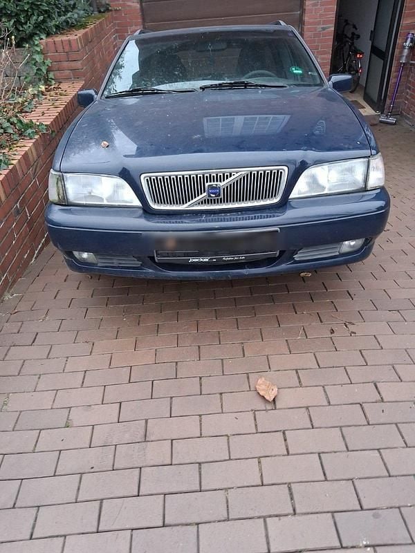 Blau Gebraucht 2000 Volvo V70 Kombi | 800 € (Superpreis) - Bild 1/4