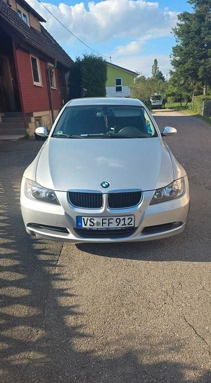 Silber Gebraucht 2006 BMW 320 Limousine | 4.800 € (Fairer Preis) - Bild 1/4