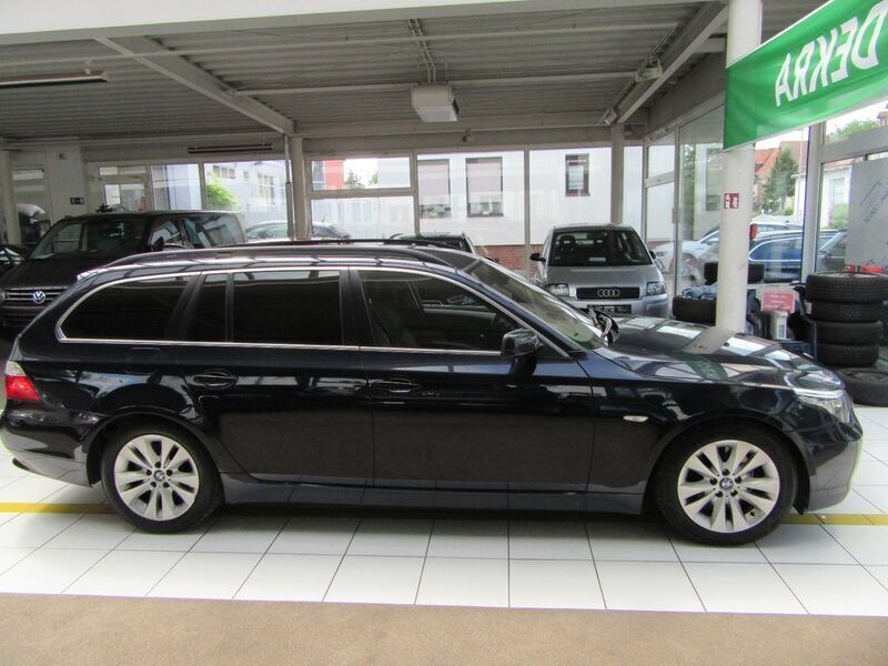Gebraucht BMW 525 Sport Line 197 PS (144 kW) 2007 Blau metallic Kombi