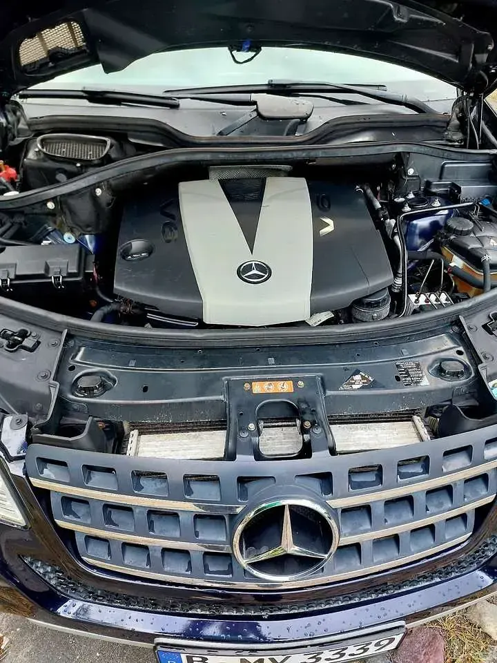 Gebraucht Mercedes ML350 231 PS (169 kW) 2010 Blau SUV