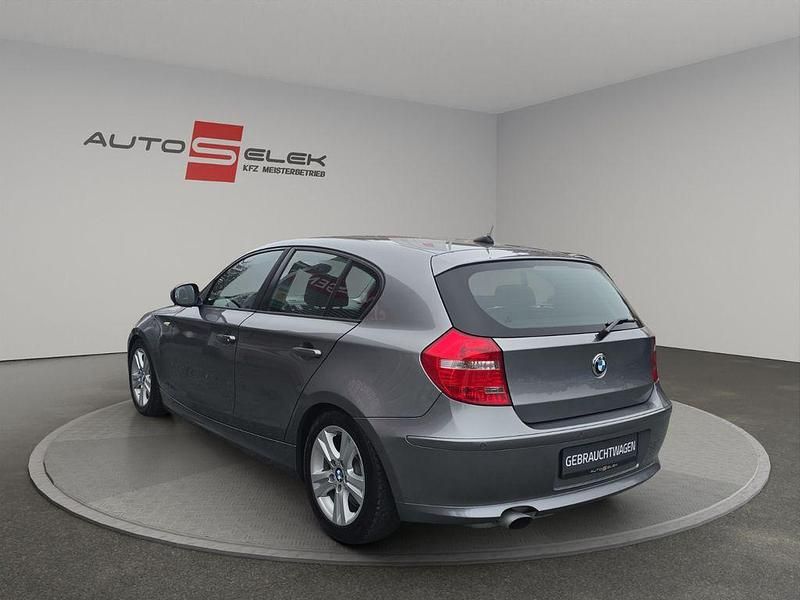 Gebraucht BMW 118 Advantage 143 PS (105 kW) 2011 Grau Kleinwagen