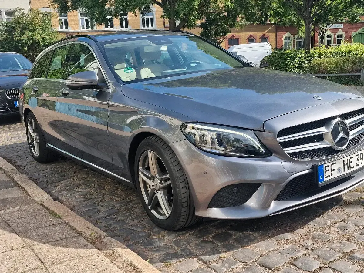 Gebraucht Mercedes C160 129 PS (94 kW) 2019 Grau Coupé