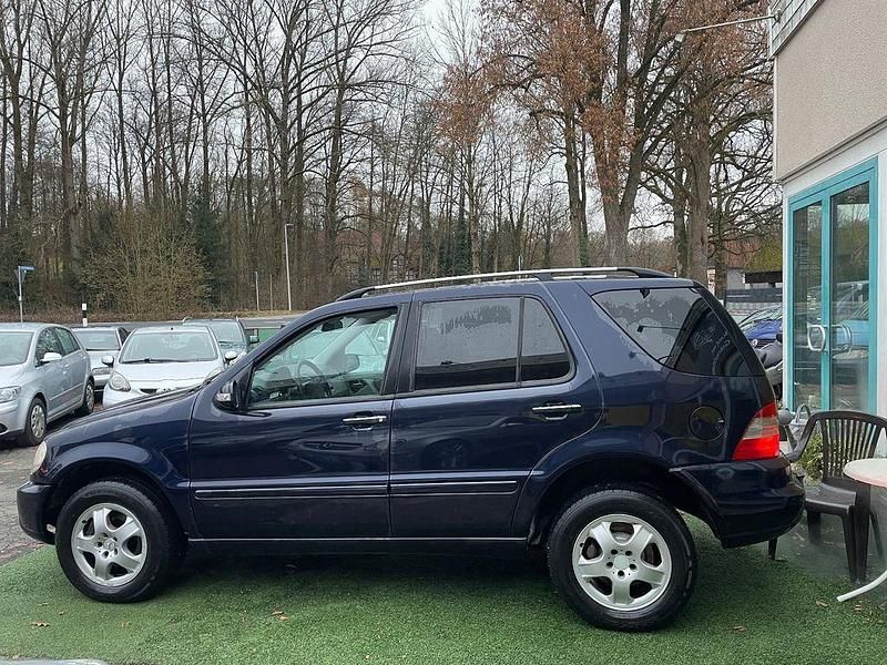 Gebraucht Mercedes ML270 163 PS (119 kW) 2004 Blau SUV