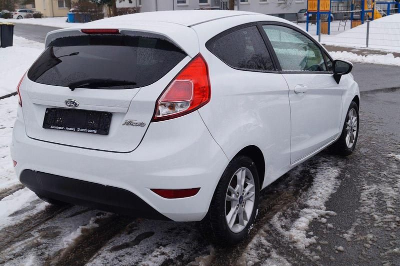 Gebraucht Ford Fiesta SYNC Edition 80 PS (58 kW) 2015 Weiß Kleinwagen