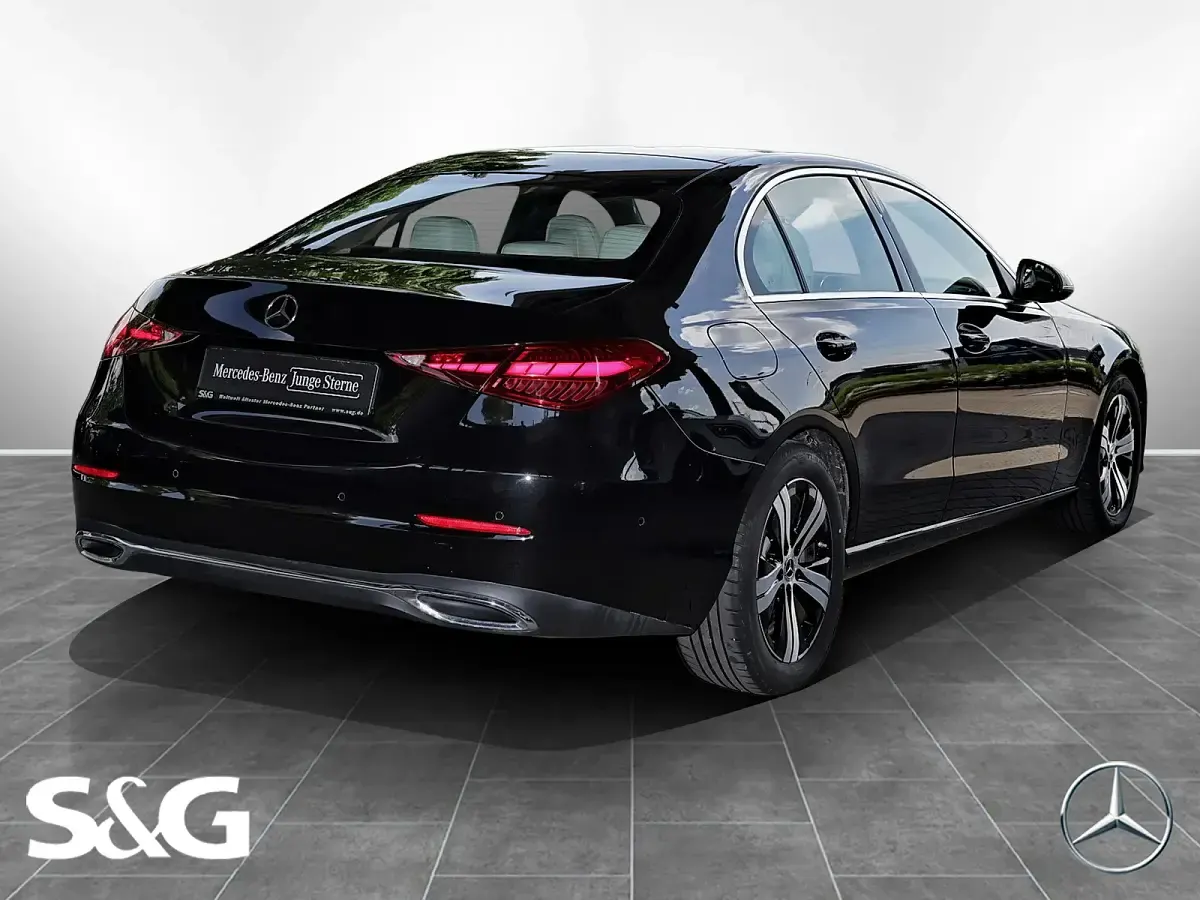 Gebraucht Mercedes C180 Avantgarde 170 PS (125 kW) 2025 Obsidianschwarz Limousine
