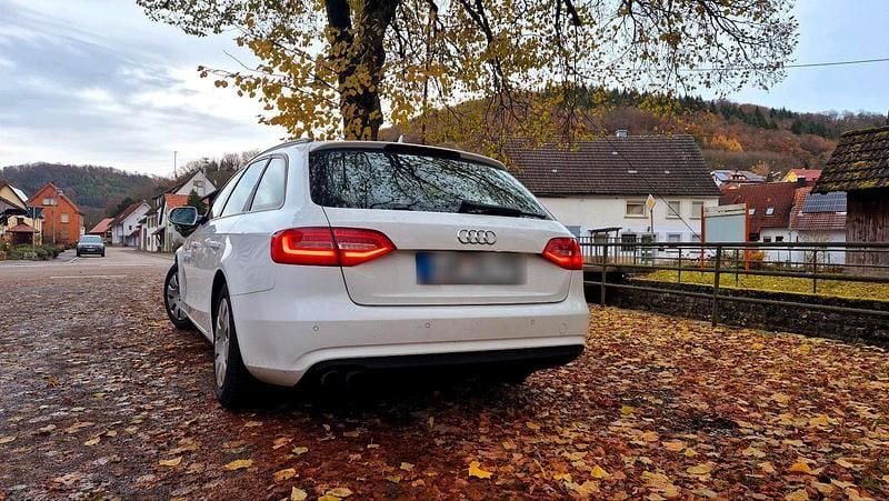 Gebraucht Audi A4 Ambiente 177 PS (130 kW) 2012 Weiß Kombi
