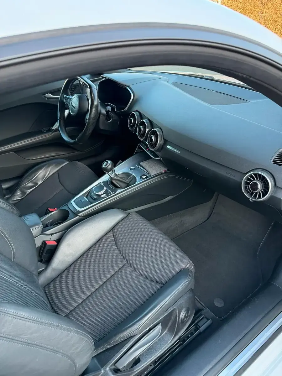 Używany Audi TT S-Line 230 KM (169 kW) 2016 Biały Coupe