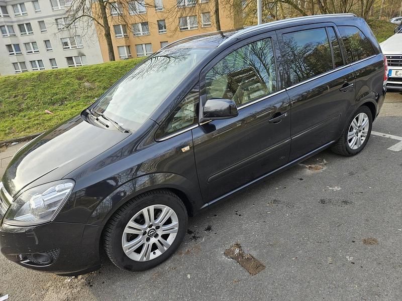 Gebraucht Opel Zafira 125 PS (91 kW) 2012 Schwarz Van / Kleinbus