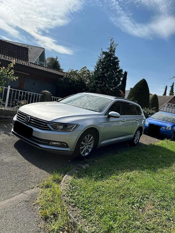 Gebraucht VW Passat 150 PS (110 kW) 2019 Silber Kombi