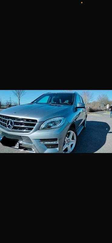 Gebraucht Mercedes ML350 258 PS (189 kW) 2012 Grau SUV