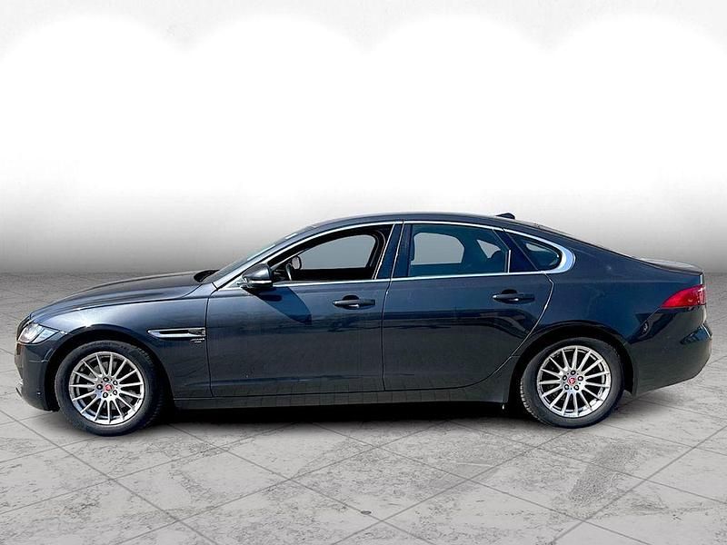 Używany Jaguar XF 179 KM (131 kW) 2017 Szary Sedan/Limuzyna