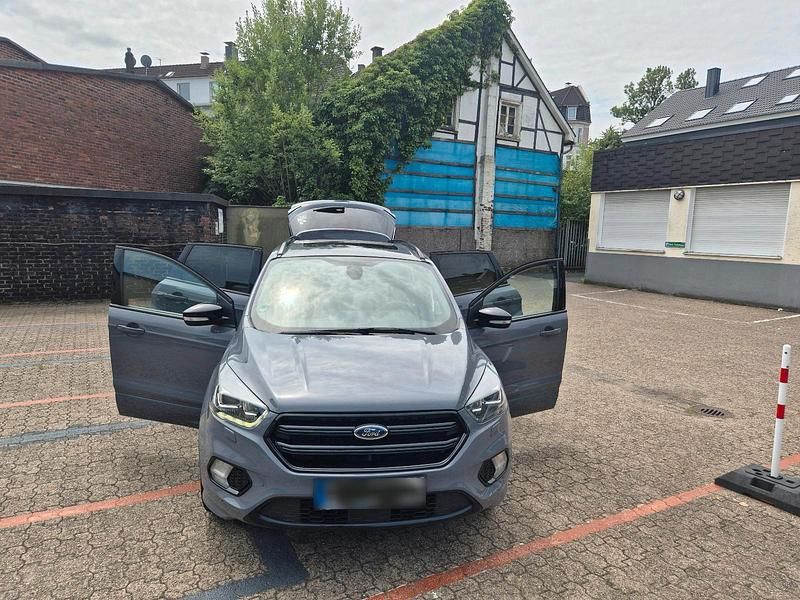 Gebraucht Ford Kuga ST-Line 230 PS (169 kW) 2019 Grau SUV