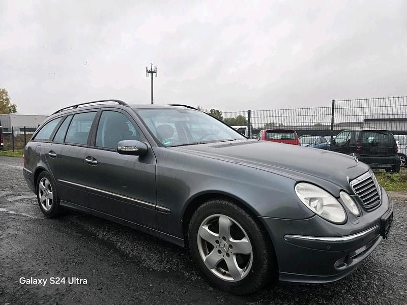 Grau Gebraucht 2005 Mercedes E280 Avantgarde Kombi | 2.250 € (Guter Preis) - Bild 1/4