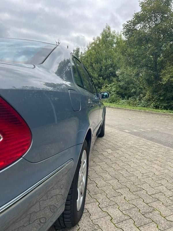 Gebraucht Mercedes E270 177 PS (130 kW) 2004 Grau Limousine