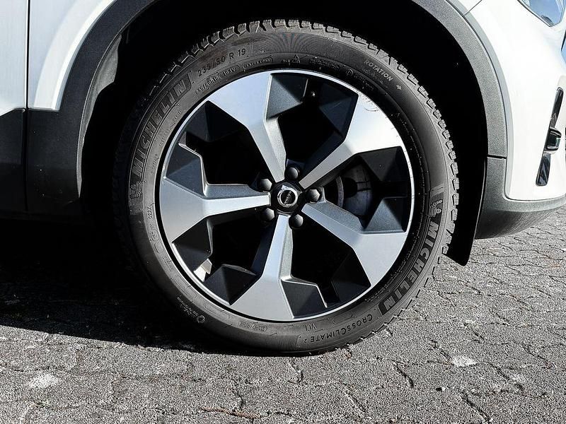 Gebraucht Volvo XC40 Plus 163 PS (119 kW) 2023 Weiss SUV