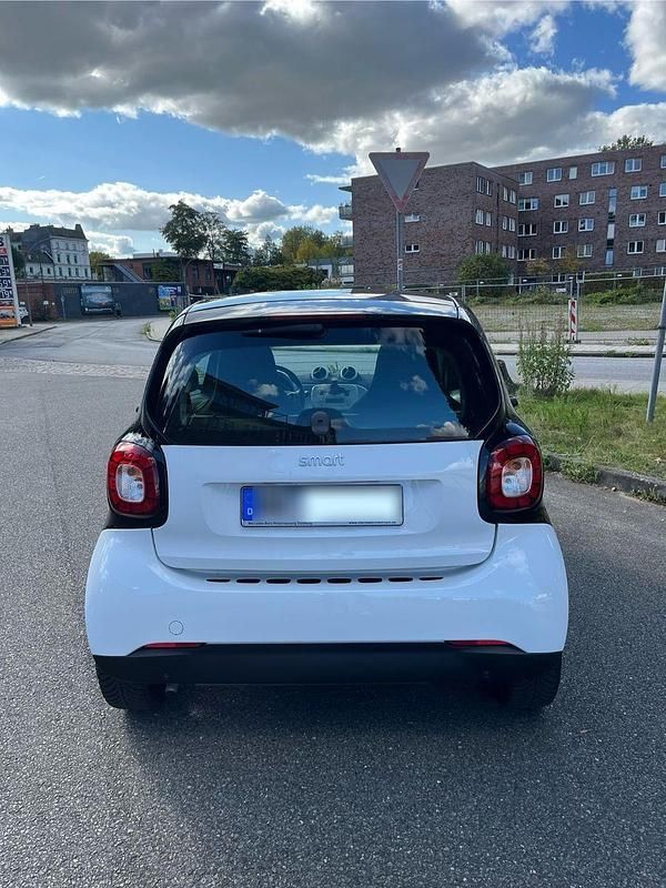 Gebraucht Smart ForTwo Coupé 71 PS (52 kW) 2016 Weiß Kleinwagen