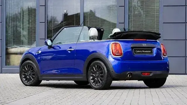 Gebraucht Mini One Cabriolet 102 PS (75 kW) 2019 Blau Cabrio