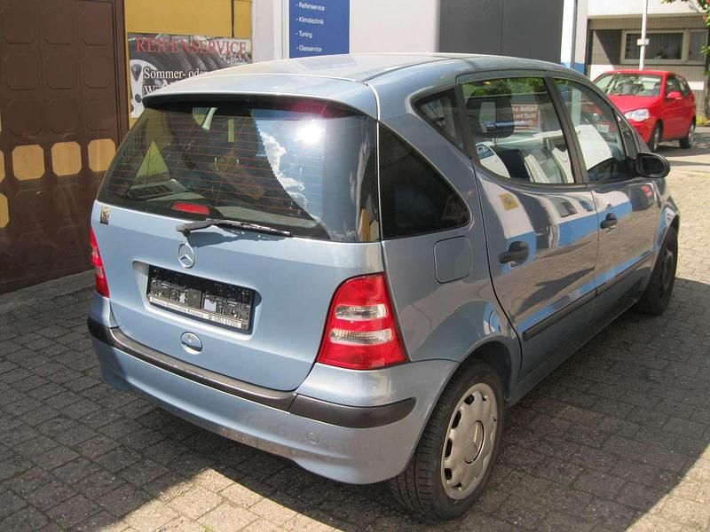 Usado Mercedes A140 Classic 82 HP (60 kW) 2003 Cinzento Sedan