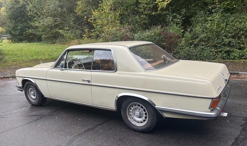 Gebraucht Mercedes W114 150 PS (110 kW) 1970 Beige Coupé