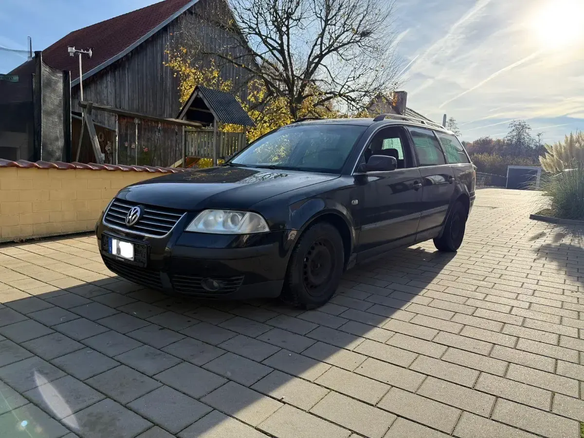 Gebraucht VW Passat 131 PS (96 kW) 2003 Schwarz Kombi
