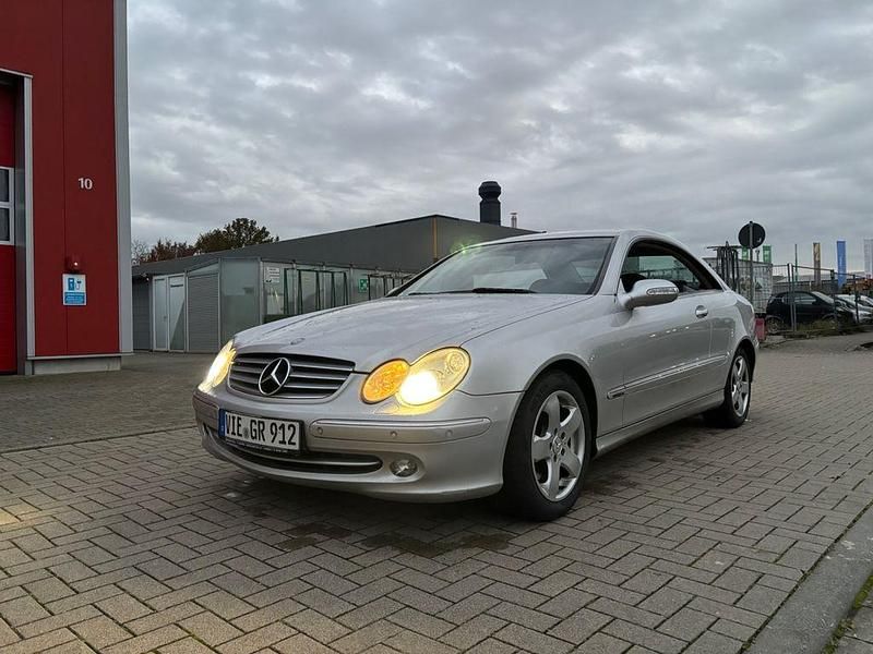 Silber Gebraucht 2003 Mercedes CLK240 Coupé | 3.490 € (Fairer Preis) - Bild 1/4