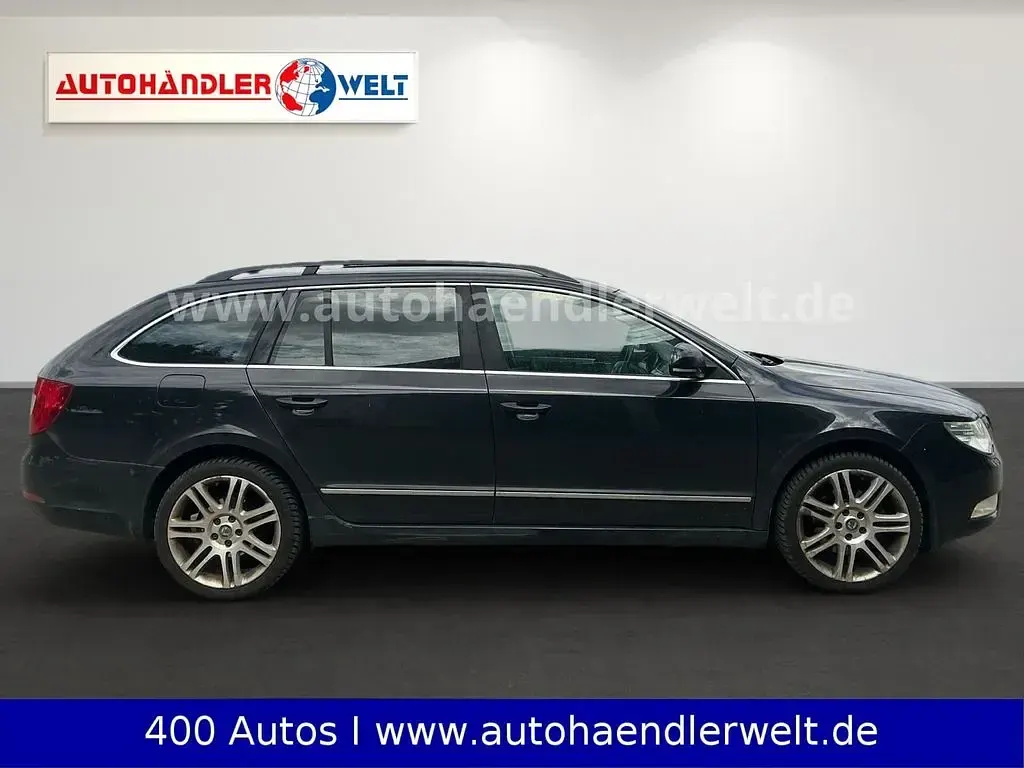 Gebraucht Skoda Superb Active 125 PS (91 kW) 2011 Schwarz Kombi