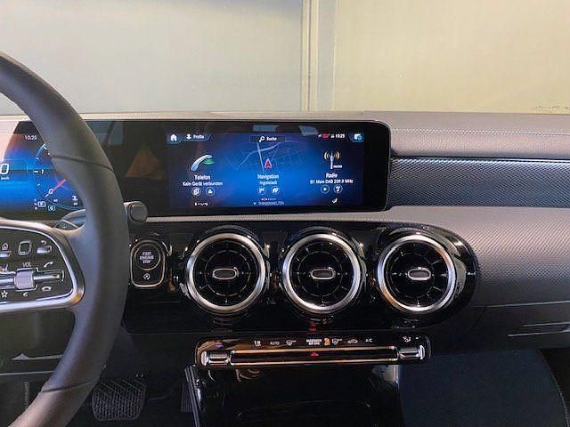 Gebraucht Mercedes CLA200 Shooting Brake 150 PS (110 kW) 2023 Kombi