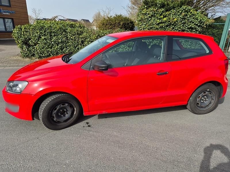 Second-hand VW Polo 75 CP (55 kW) 2011 Roșu Hatchback