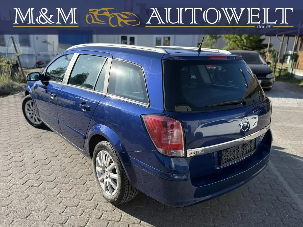 Usata Opel Astra Elegance 105 CV (77 kW) 2005 Blu Station wagon