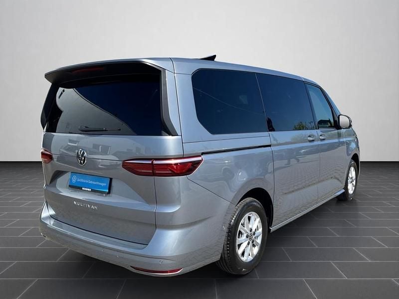 Używany VW Multivan Life 150 KM (110 kW) 2025 Srebrny Minivan