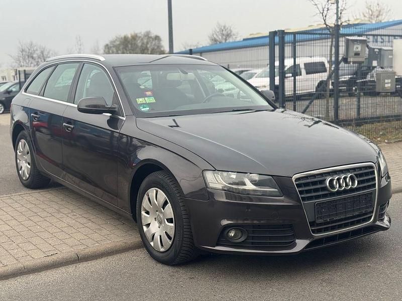 Gebraucht Audi A4 Attraction 160 PS (117 kW) 2011 Grau Kombi