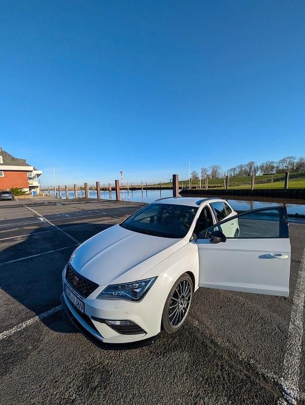 Weiß Gebraucht 2019 Cupra Leon Kombi | 15.900 € (Superpreis) - Bild 1/4
