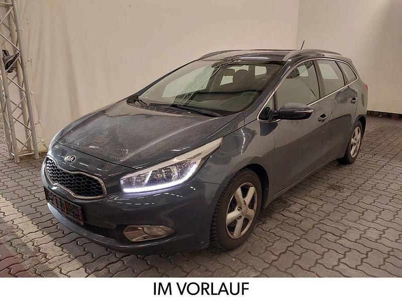 Gebraucht Kia Ceed Sportswagon 128 PS (94 kW) 2013 Blau Kombi