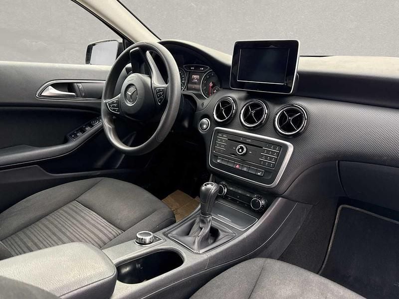 Gebraucht Mercedes A160 102 PS (75 kW) 2018 Schwarz Limousine