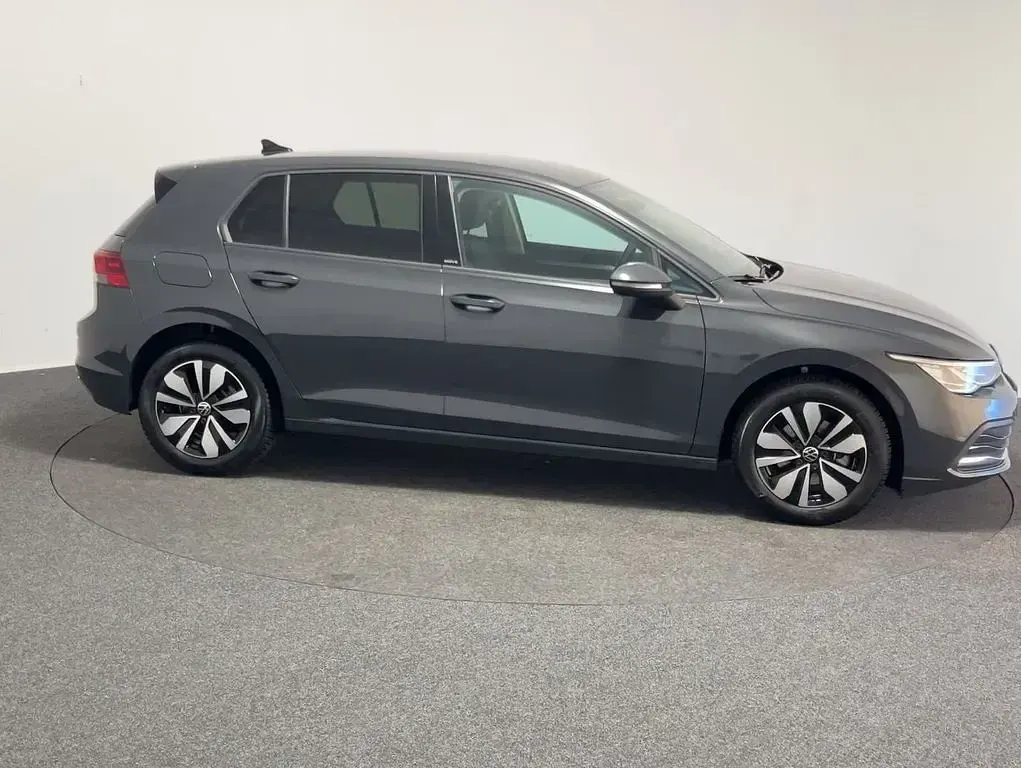 Gebraucht VW Golf VIII Move 110 PS (80 kW) 2023 Grau Limousine