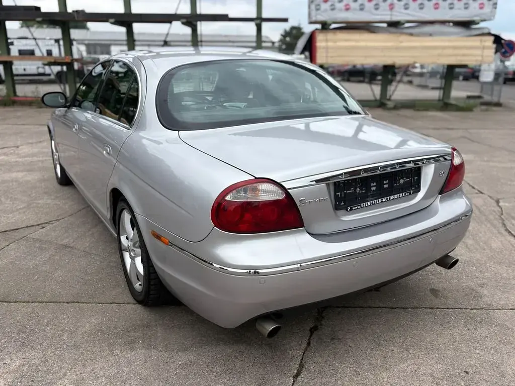 Używany Jaguar S-Type Executive 238 KM (175 kW) 2004 Srebrny Sedan/Limuzyna