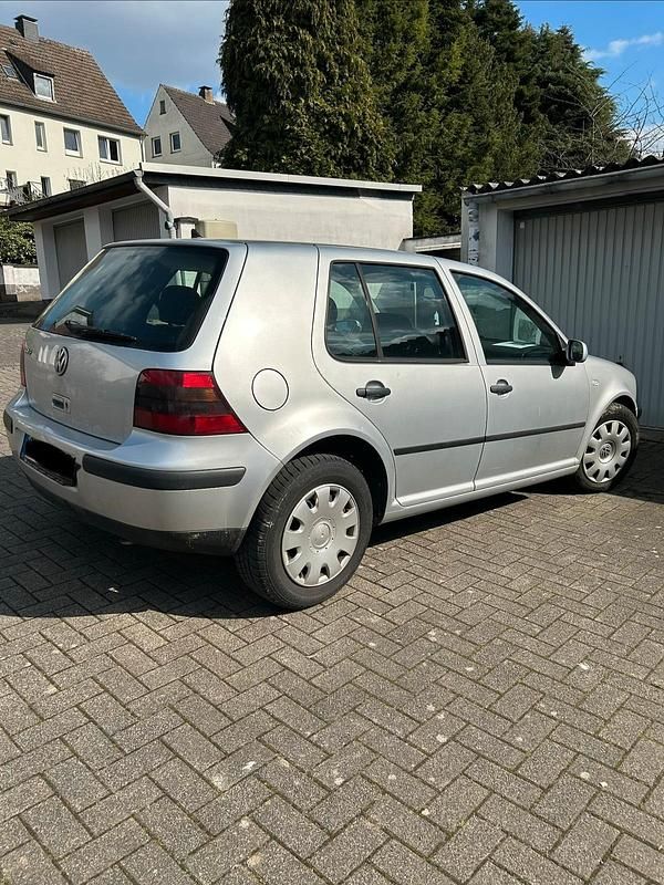 Gebraucht VW Golf IV 75 PS (55 kW) 2002 Silber Kleinwagen