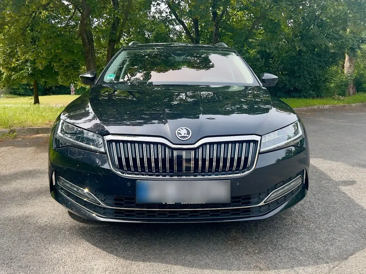 Gebraucht Skoda Superb Premium Edition 190 PS (139 kW) 2019 Schwarz Kombi
